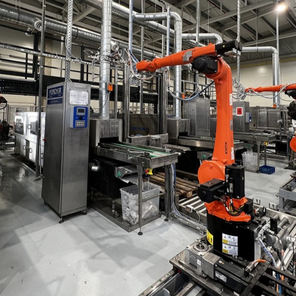 Ezt írja a sajtó: Robottechnológiával működő automata ipari mosót fejlesztett a Logicon Invest Magyarország Kft. (x)